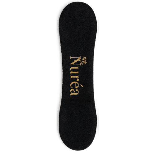 The Nurture Clip in Midnight, a magnetic nursing reminder clip designed to help track which side you breastfed on